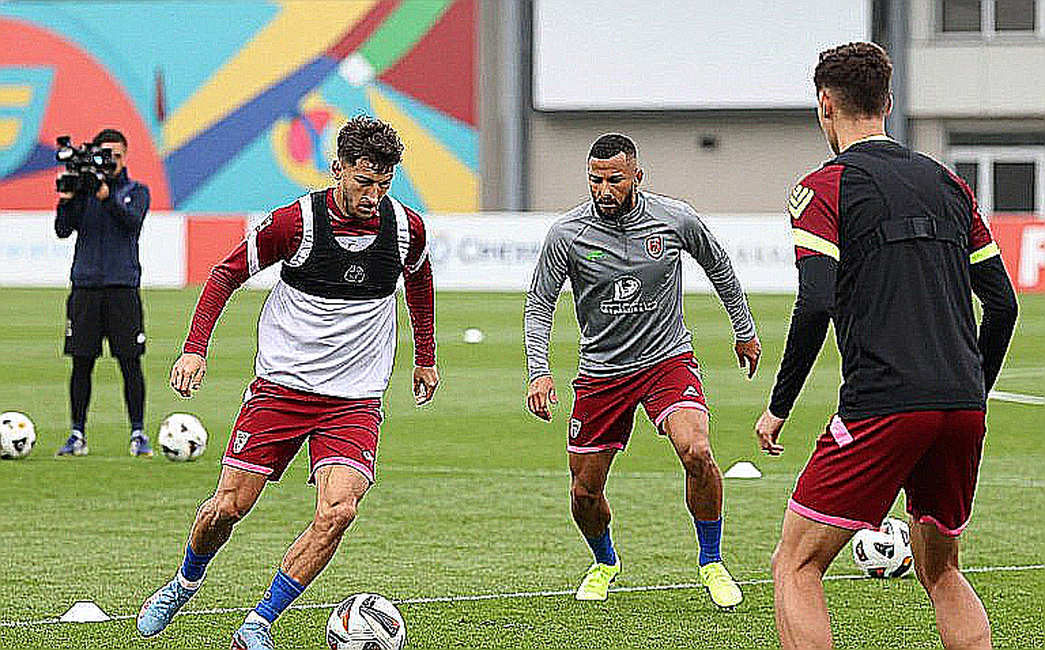 Bức tường im lặng của Javier Aguirre và bài toán Edson Álvarez Bức tường im lặng của Javier Aguirre và bài toán Edson Álvarez