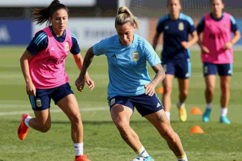 Raphinha số 9 và khoảng trống Brazil đã giấu suốt mười lăm năm Raphinha số 9 và khoảng trống Brazil đã giấu suốt mười lăm năm