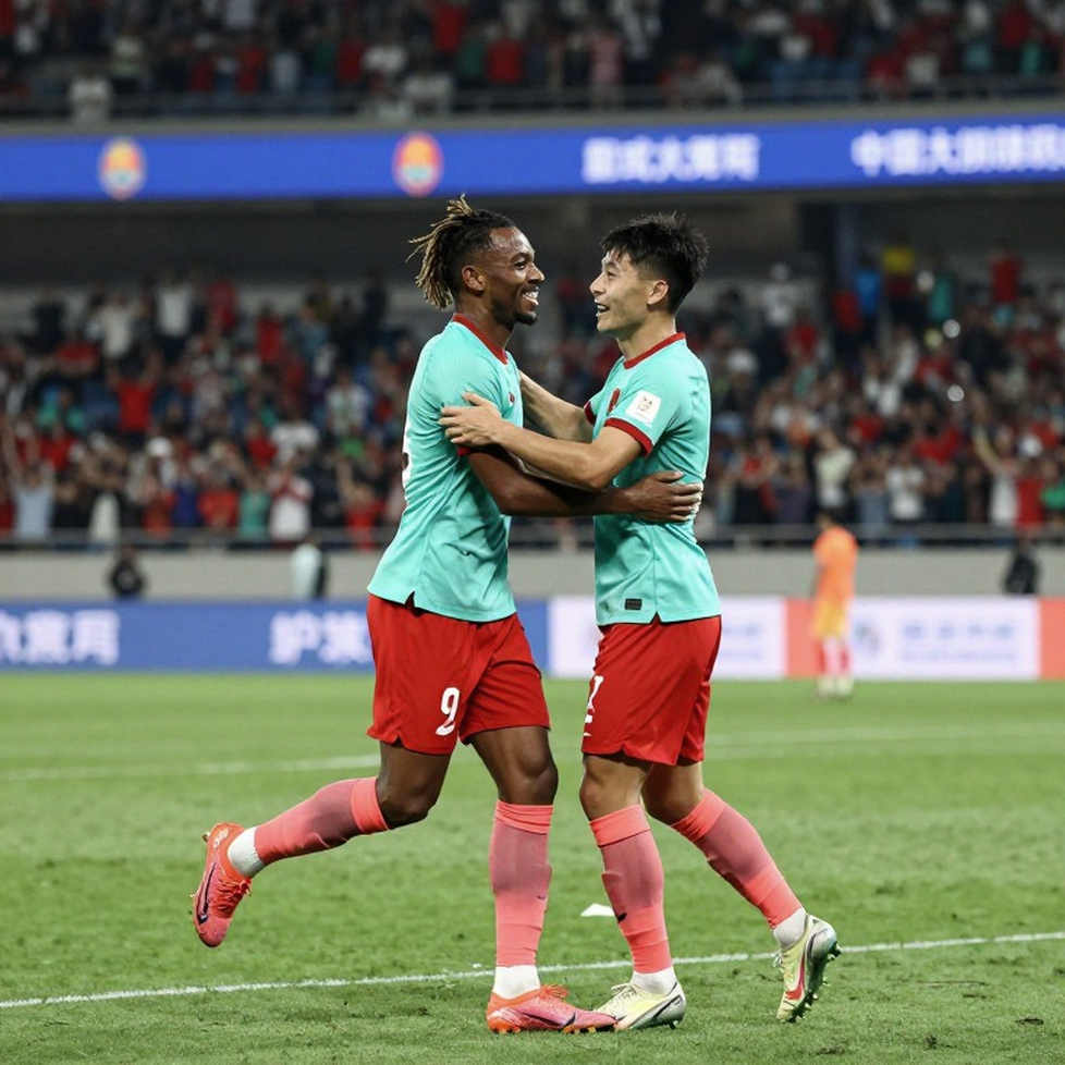 Čeferin chọn mái nhà UEFA: khi lá phiếu quyết định ở lại thay vì bay xa