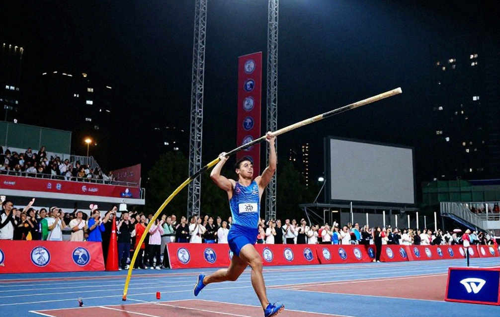 Từ bệnh viện đến đường chạy: câu chuyện 700.000 USD của một y tá marathon Từ bệnh viện đến đường chạy: câu chuyện 700.000 USD của một y tá marathon