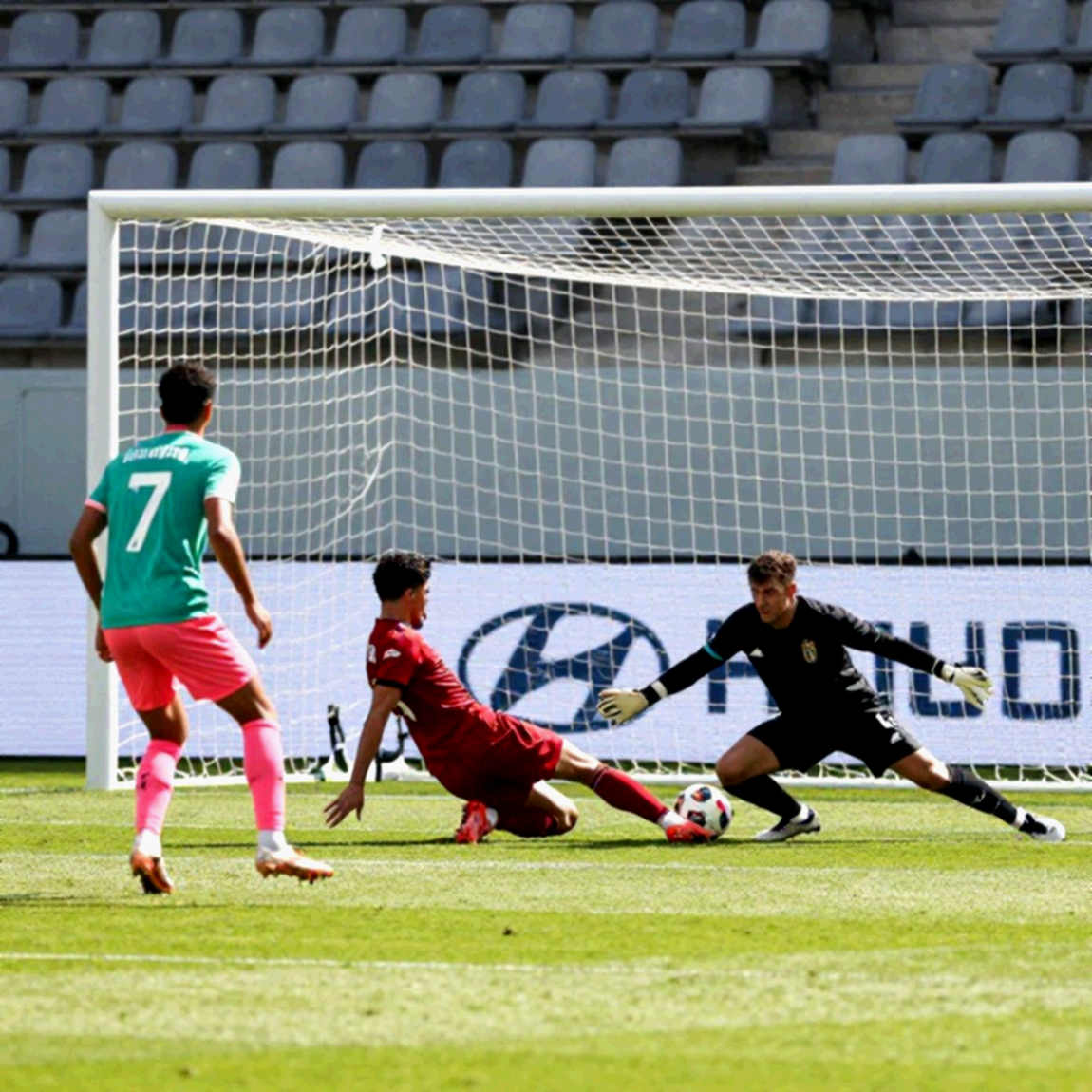 V.League sau ngôi vô địch ASEAN Cup: Khi đội tuyển trở thành thước đo giá trị chuyển nhượng