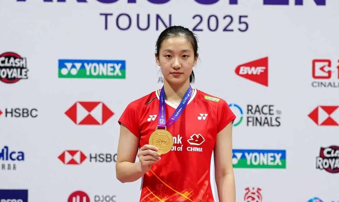 Kumamoto Masters 2026: Khoảng trống Shi Yuqi và bài toán không gian của Li Shifeng Kumamoto Masters 2026: Khoảng trống Shi Yuqi và bài toán không gian của Li Shifeng