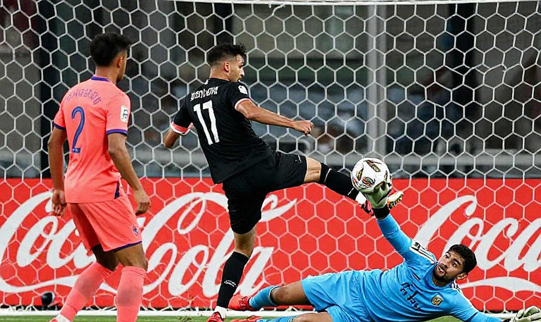Tan Sinh's 2-Match Ban: When the Federation's Fine Is Lighter Than the Club's, What Signal Is VFF Sending? Tan Sinh's 2-Match Ban: When the Federation's Fine Is Lighter Than the Club's, What Signal Is VFF Sending?