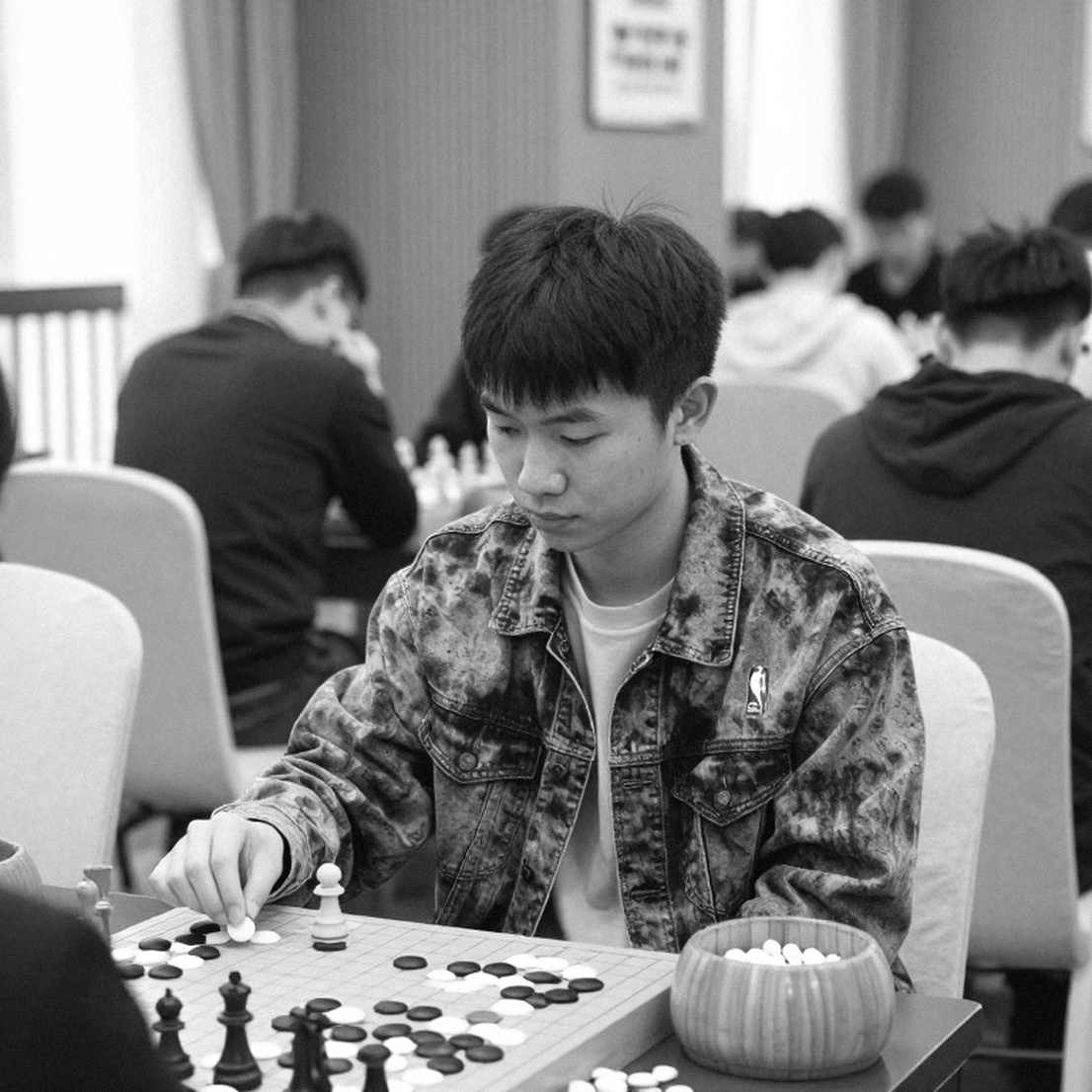 Rachel Li vô địch cờ vua nữ Hoa Kỳ 2026: sau dòng tít là một bảng đấu bỏ trống