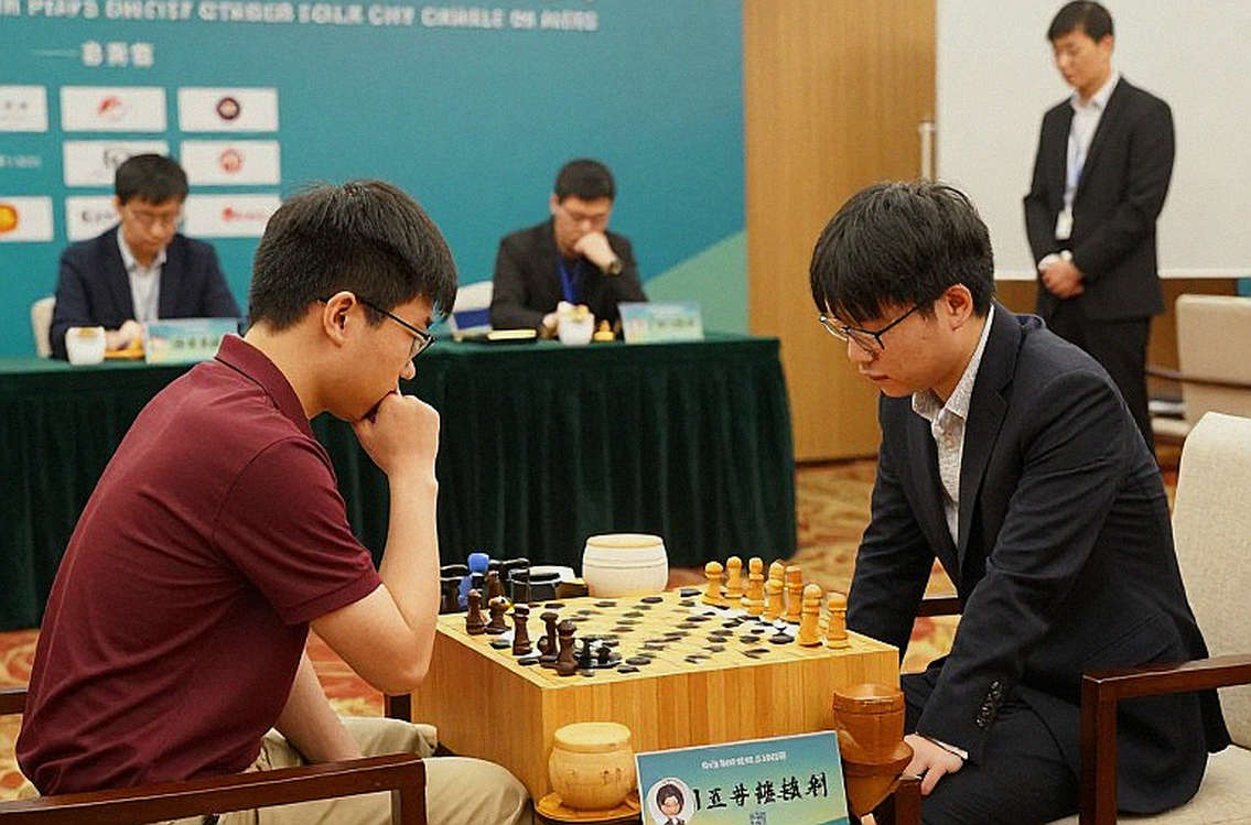 Bent Larsen trên bìa ChessBase số 225: khi làng cờ bán ký ức bằng một cái tên Bent Larsen trên bìa ChessBase số 225: khi làng cờ bán ký ức bằng một cái tên
