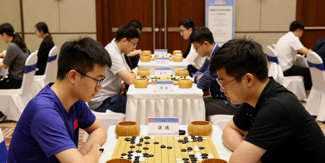 Bent Larsen trên bìa ChessBase số 225: khi làng cờ bán ký ức bằng một cái tên Bent Larsen trên bìa ChessBase số 225: khi làng cờ bán ký ức bằng một cái tên