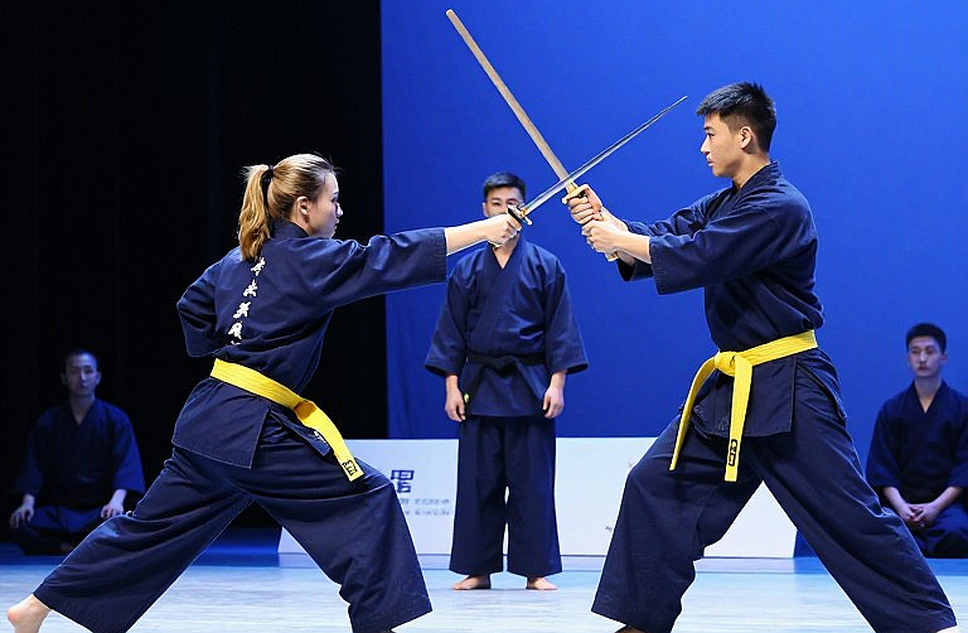 Ba cái tên thật và cuộc kiểm chứng bằng tay: khi tiểu thuyết võ thuật viết lại lịch sử Ba cái tên thật và cuộc kiểm chứng bằng tay: khi tiểu thuyết võ thuật viết lại lịch sử