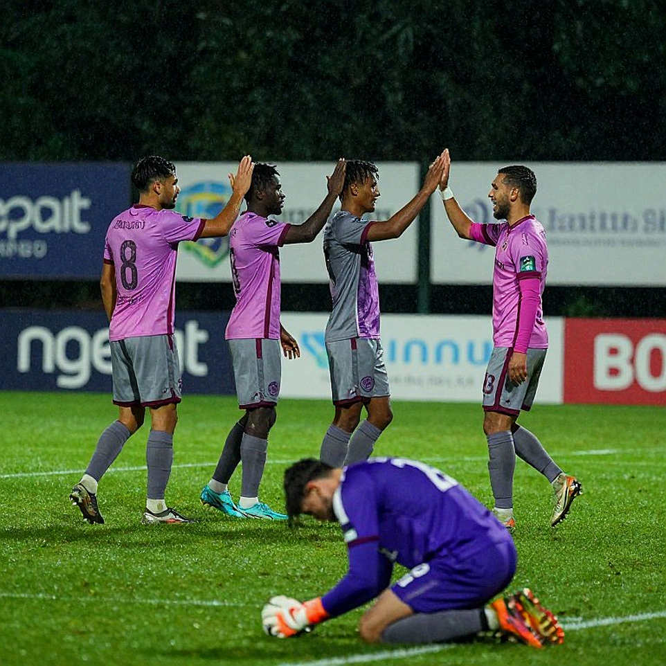 Press thấp, thắng nhiều: Nghịch lý pressing của V.League và bài toán khoảng trống của bóng đá Việt Nam