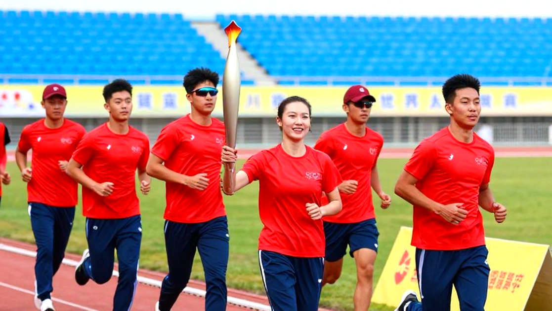 V.League và xu hướng ba trung vệ: Khi sự thận trọng khoác áo chiến thuật hiện đại
